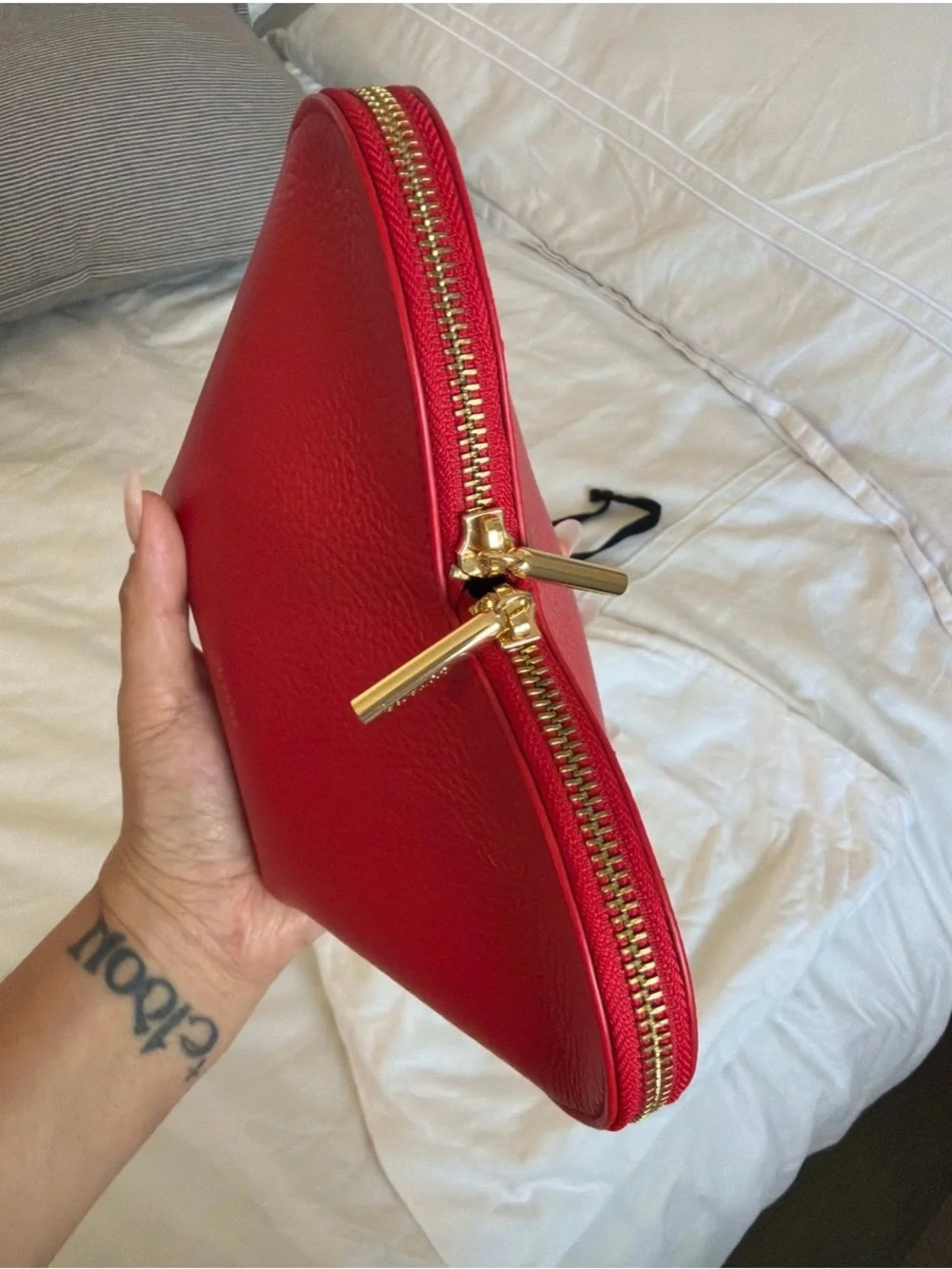 Cuyana Mini Heart Case